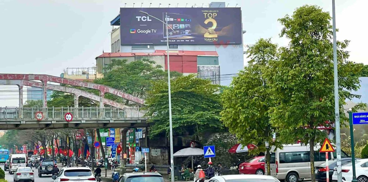 Quảng cáo billboard TCL Long Biên
